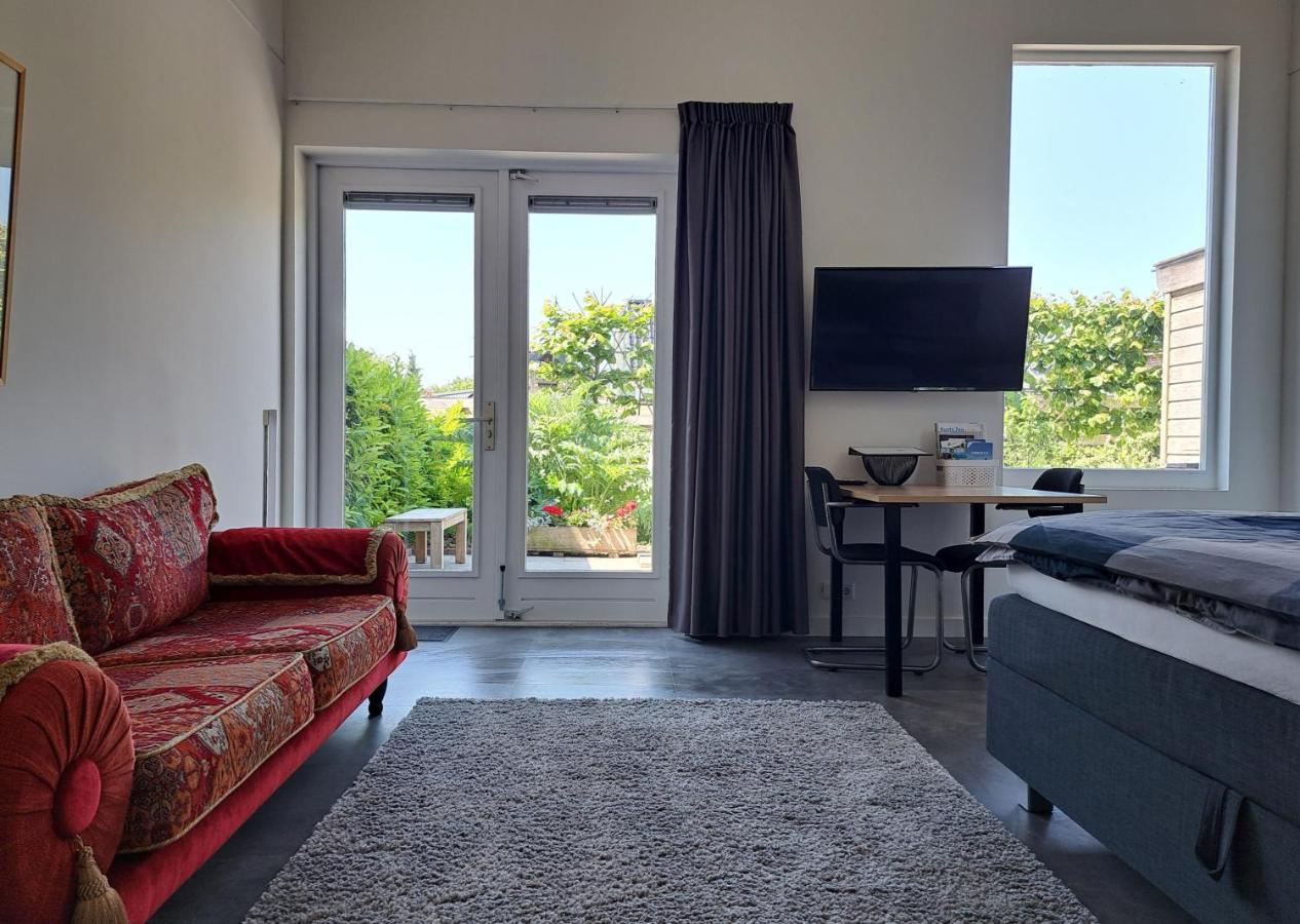 Luxe Ruime Studio Op Unieke, Rustige Locatie Dokkum Exterior foto